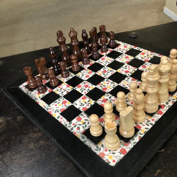 Scrapbook Chess Set - Vintage Flowers - Picture 3 of 11